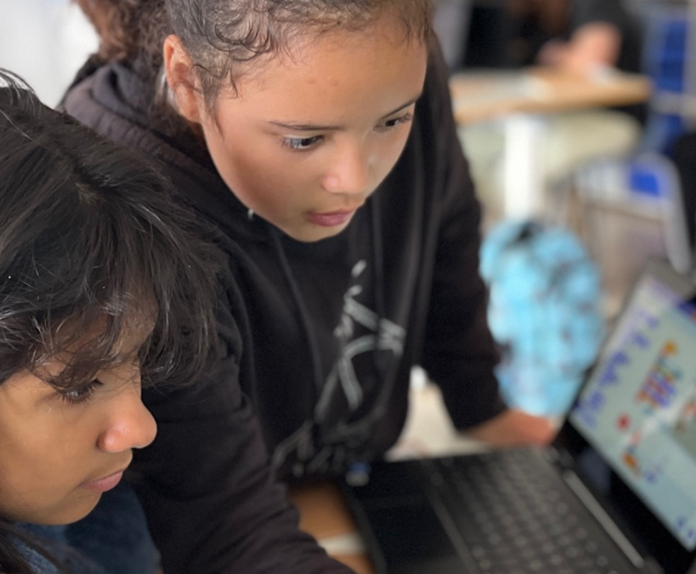 Capgirant el món digital a Code Club: Quan les nenes programen el seu futur